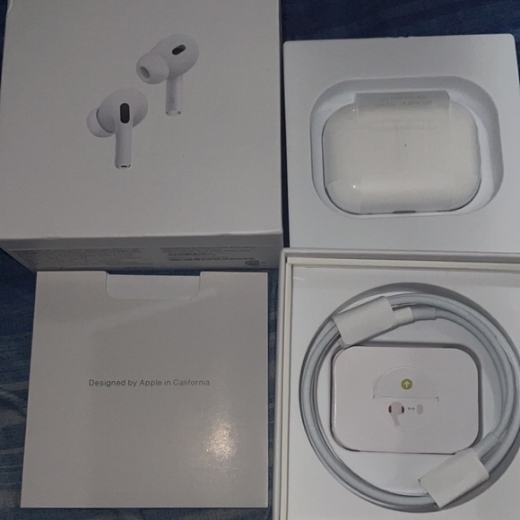 AirPods Pro 2 GenerationWirelessEarbuds with MagSafeChargingCase